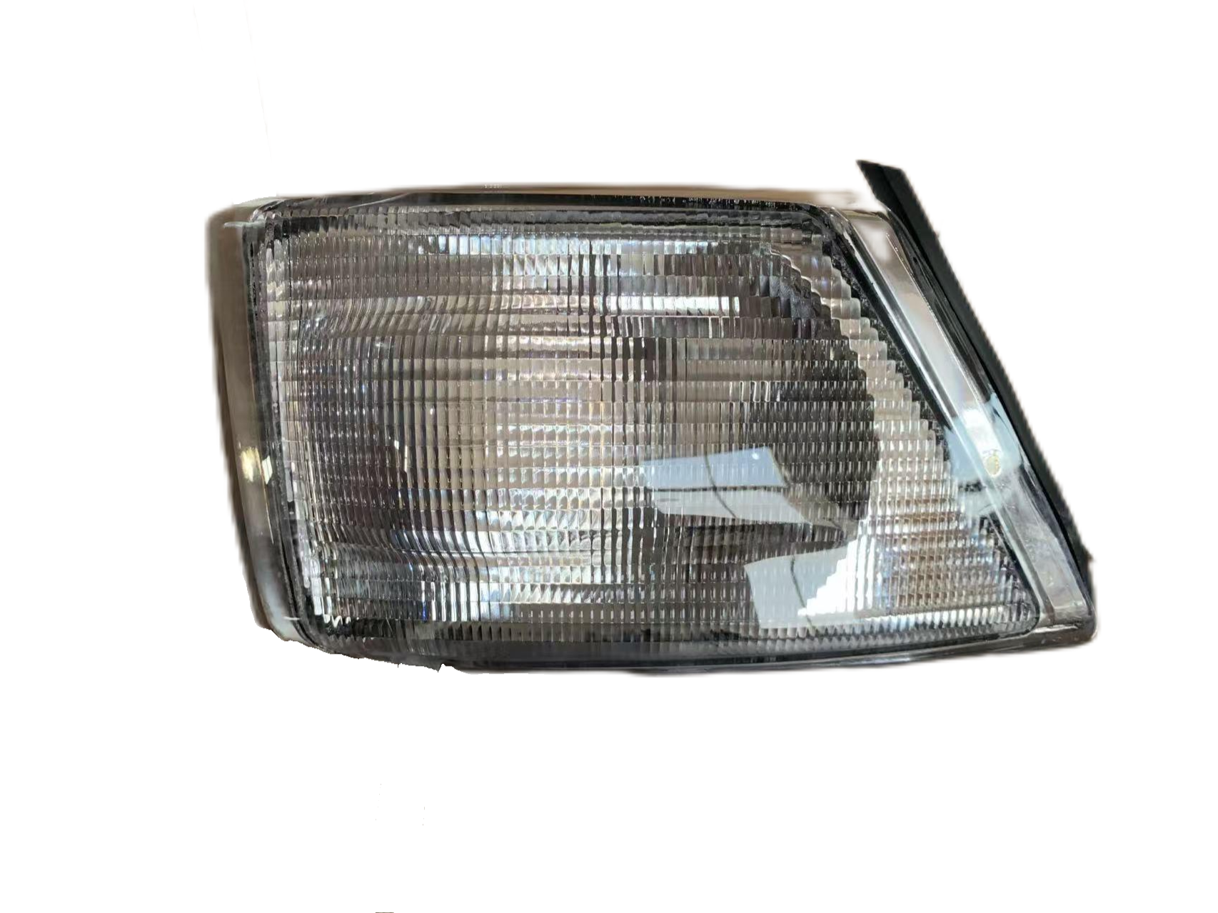 MG-02-056-C DAILY CORNER LAMP WHITE