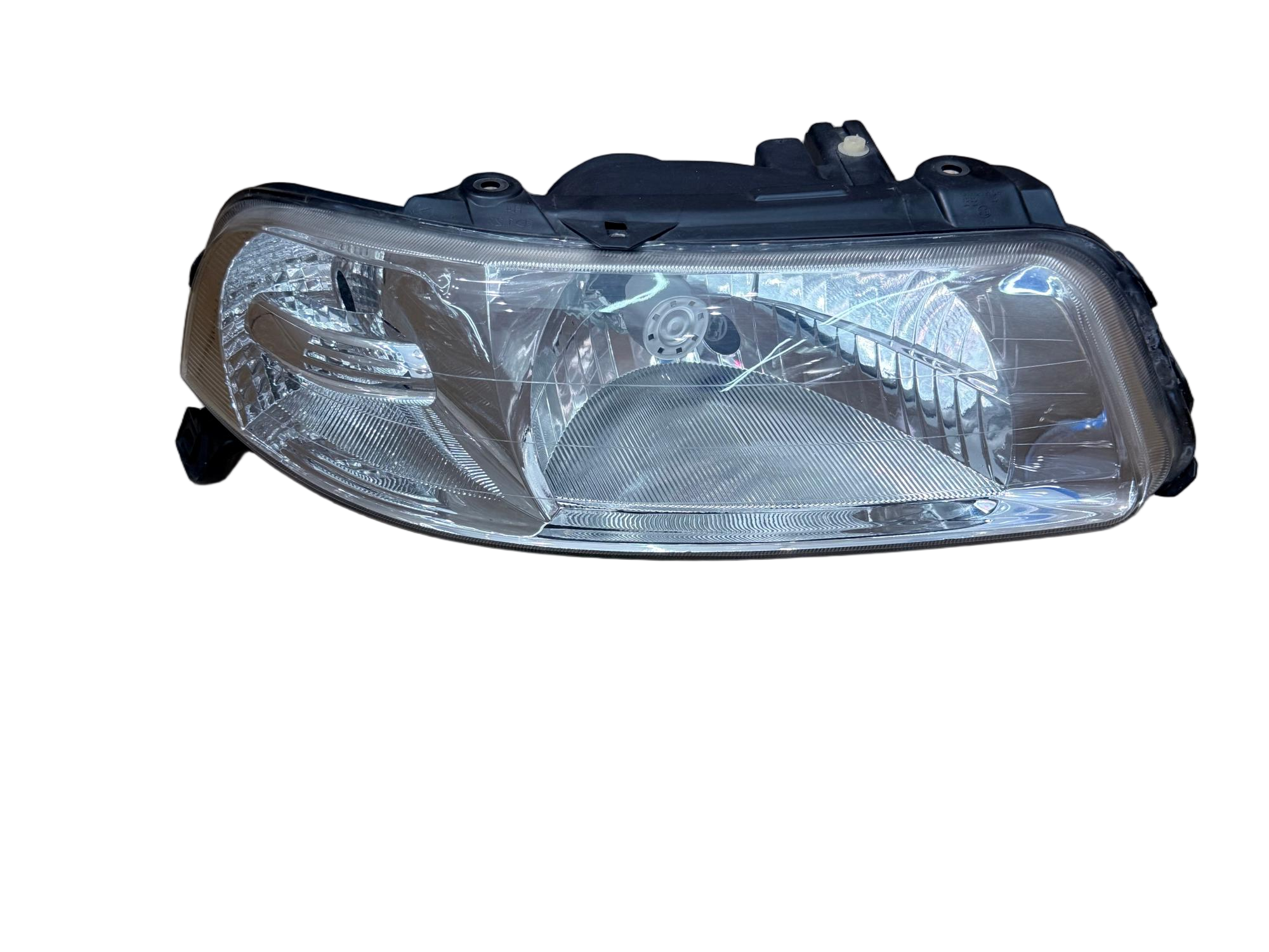 MG-23-018 GOL 01-05 HEAD LAMP WITH REFLECTOR CHROMED